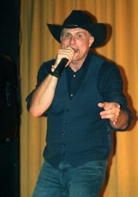 Read more about the article Derek Darby